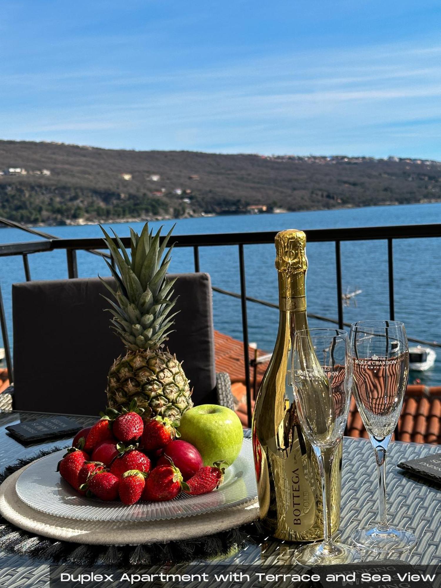 Villa Volos With Roof Terrace, Sea View, Free Private Parking Opatija Exterior foto